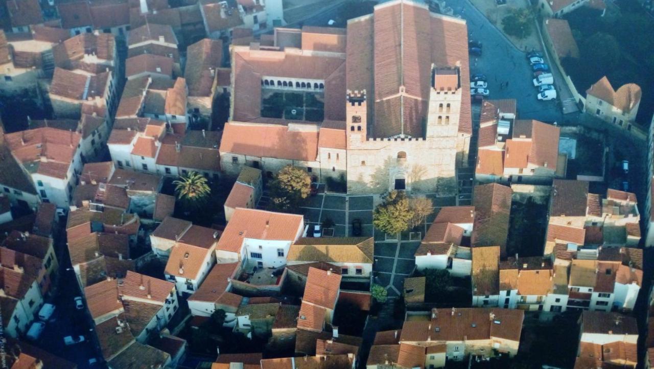 אלן Maison Au Pied De La Cathedrale מראה חיצוני תמונה