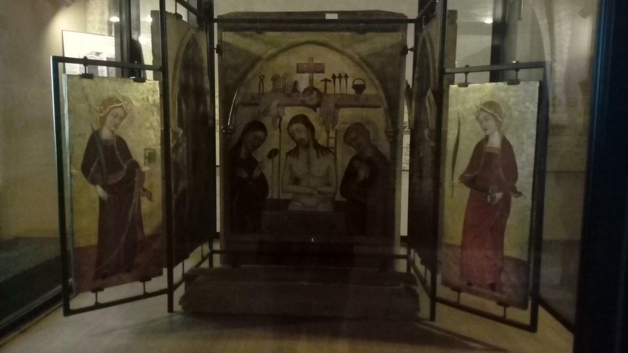 אלן Maison Au Pied De La Cathedrale מראה חיצוני תמונה